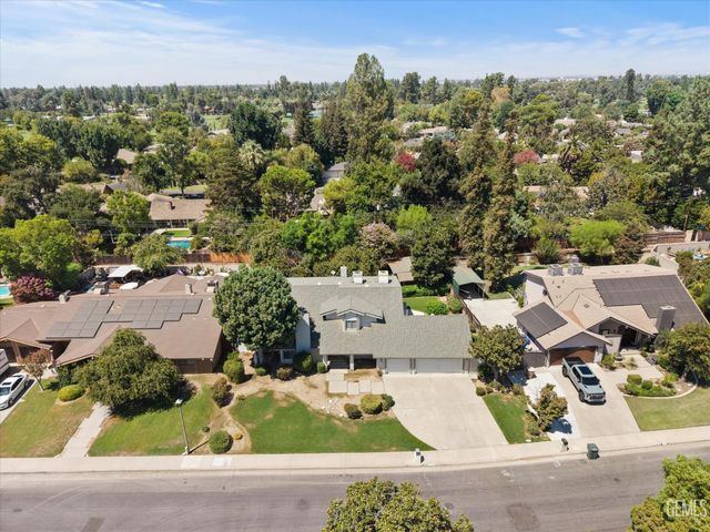 7109 Outingdale Drive, Bakersfield, CA 93309