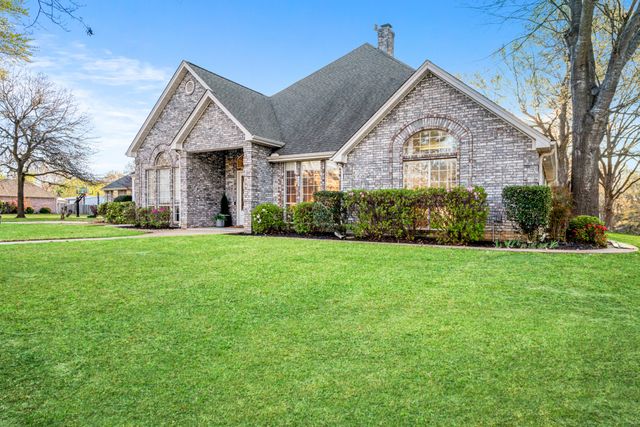 390 Timber Lakes Drive, Powderly, TX 75473