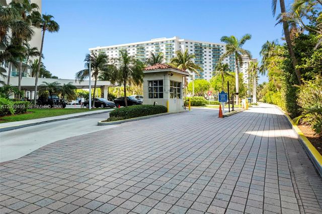 19380 Collins Avenue PH6, Sunny Isles Beach, FL 33160