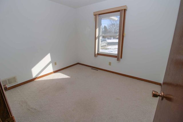 105 5th Street NE, Melrose, MN 56352