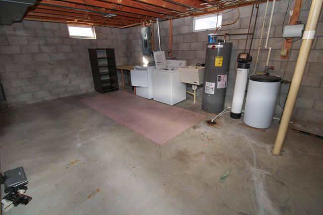 105 5th Street NE, Melrose, MN 56352