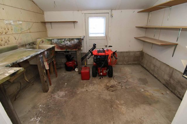 105 5th Street NE, Melrose, MN 56352