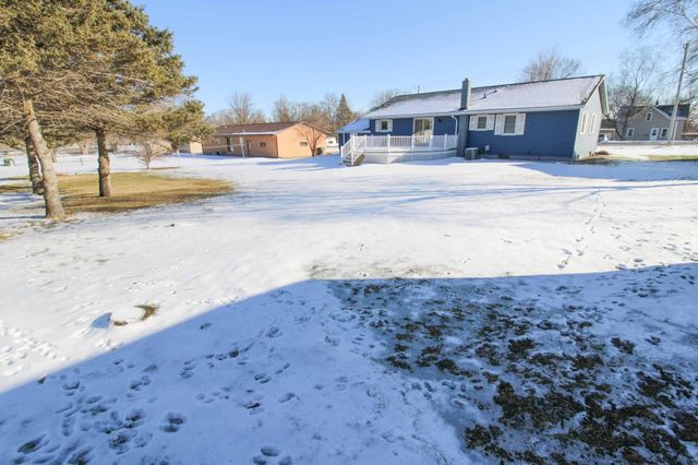 105 5th Street NE, Melrose, MN 56352