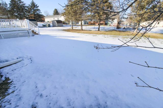 105 5th Street NE, Melrose, MN 56352