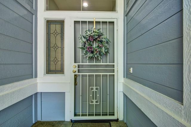 7100 Kingbird Ln, Roseville, CA 95747