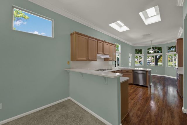 7100 Kingbird Ln, Roseville, CA 95747