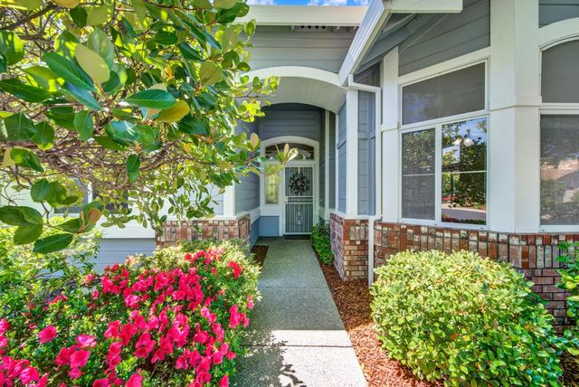 7100 Kingbird Ln, Roseville, CA 95747