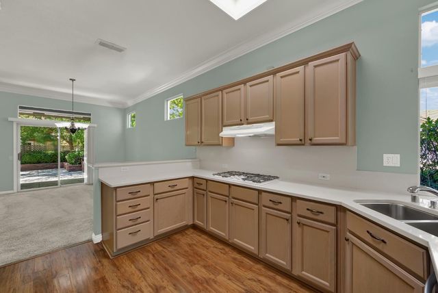 7100 Kingbird Ln, Roseville, CA 95747