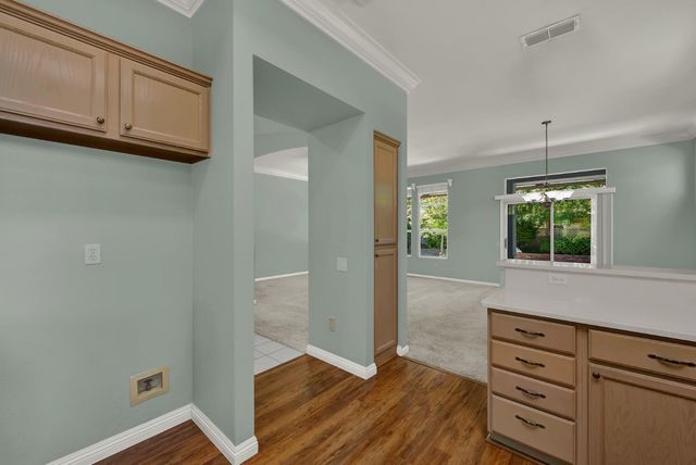 7100 Kingbird Ln, Roseville, CA 95747
