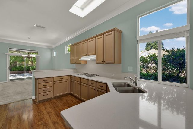 7100 Kingbird Ln, Roseville, CA 95747