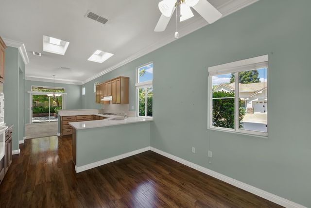 7100 Kingbird Ln, Roseville, CA 95747