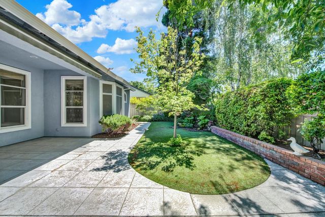 7100 Kingbird Ln, Roseville, CA 95747