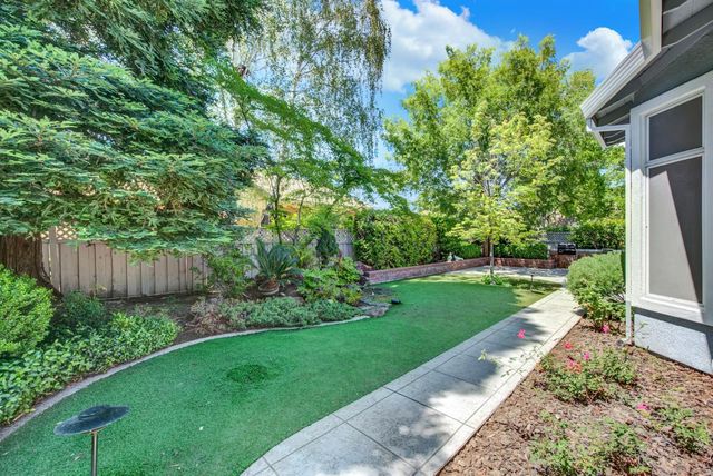 7100 Kingbird Ln, Roseville, CA 95747