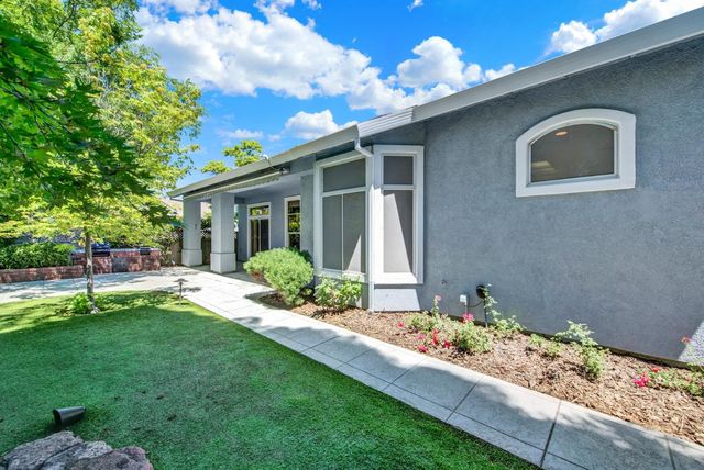 7100 Kingbird Ln, Roseville, CA 95747