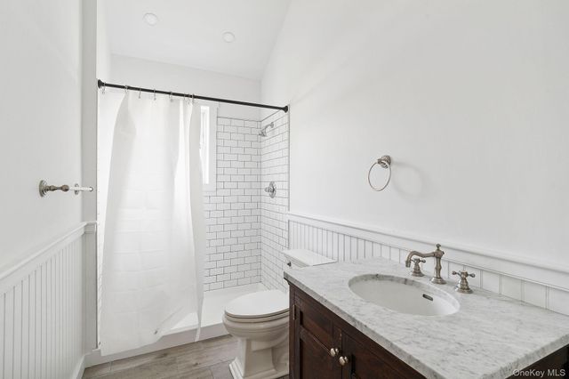 35 Gardners Lane, Hampton Bays, NY 11946