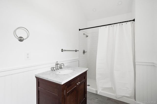 35 Gardners Lane, Hampton Bays, NY 11946