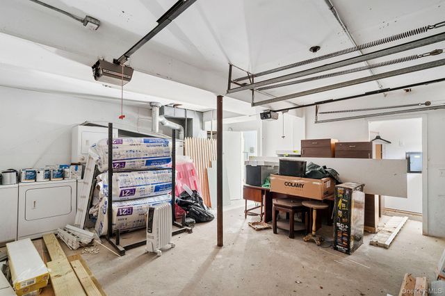 35 Gardners Lane, Hampton Bays, NY 11946