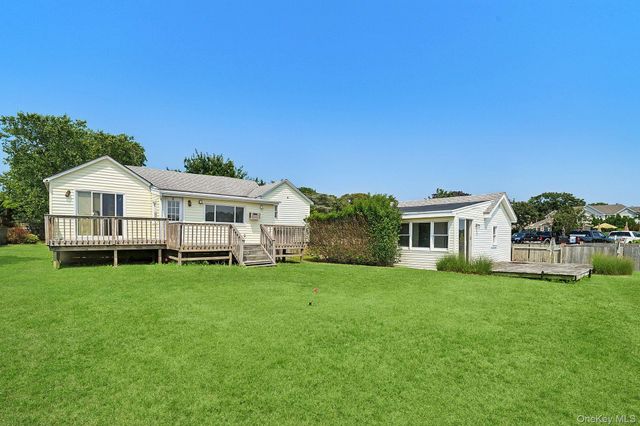 35 Gardners Lane, Hampton Bays, NY 11946