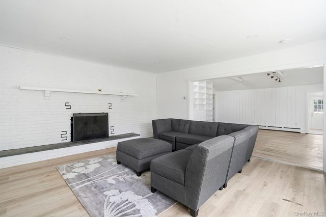 35 Gardners Lane, Hampton Bays, NY 11946