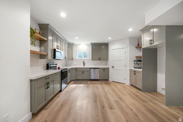 2049 S ROAN AVE, Saratoga Springs, UT 84045