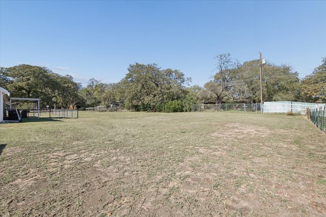 7232 Courtney Drive, Azle, TX 76020