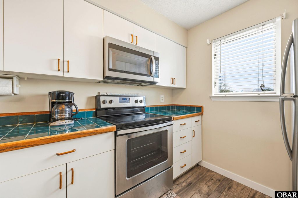 Image 10 of property listing at 413 Pirates Way # 413A, Manteo, NC 27954
