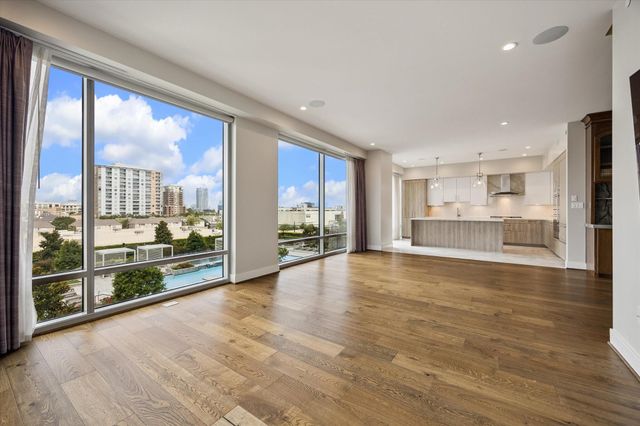 2047 Westcreek Lane 603, Houston, TX 77027