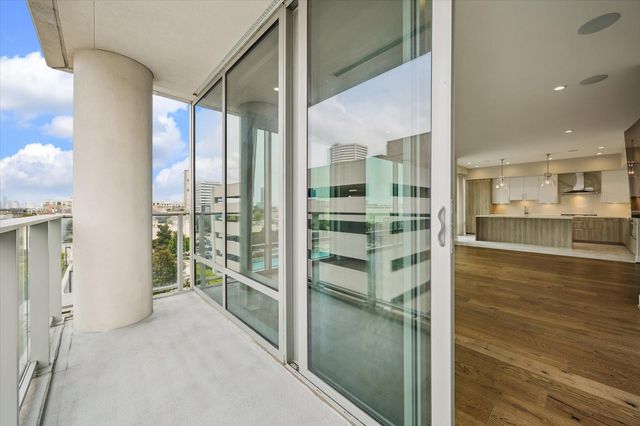 2047 Westcreek Lane 603, Houston, TX 77027