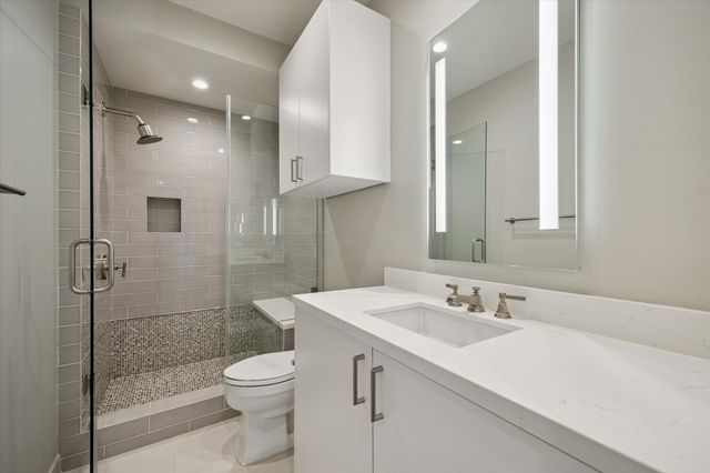 2047 Westcreek Lane 603, Houston, TX 77027