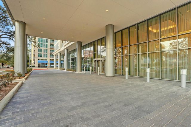 2047 Westcreek Lane 603, Houston, TX 77027