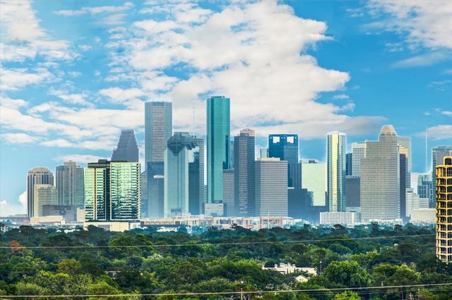 2047 Westcreek Lane 603, Houston, TX 77027
