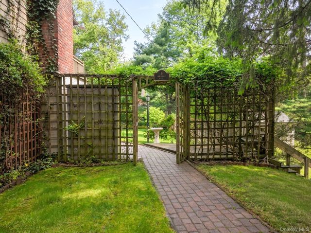 9 Easy Street, Hopewell Junction, NY 12533