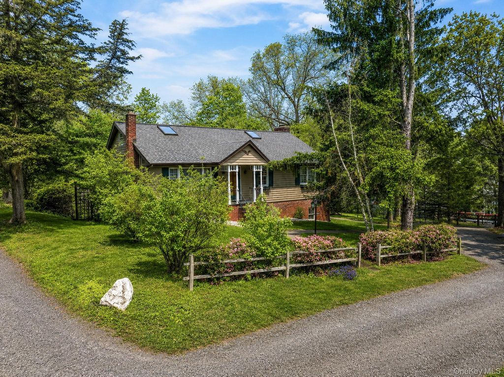 9 Easy Street, Hopewell Junction, NY 12533
