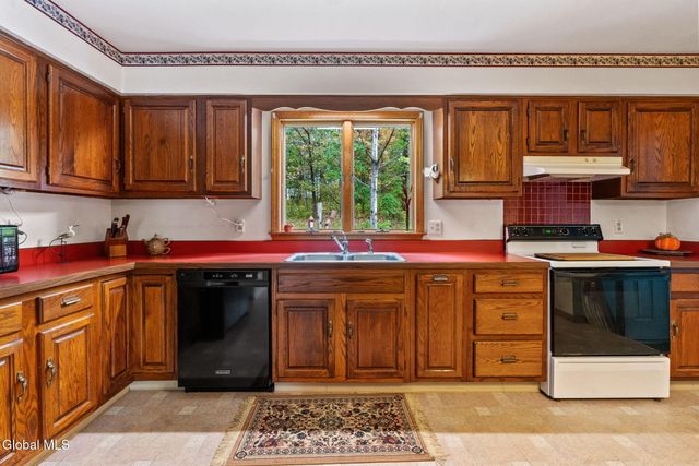 65 Bradt Road, Clifton Park, NY 12148