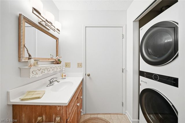 35375 Greenwich Avenue, North Ridgeville, OH 44039