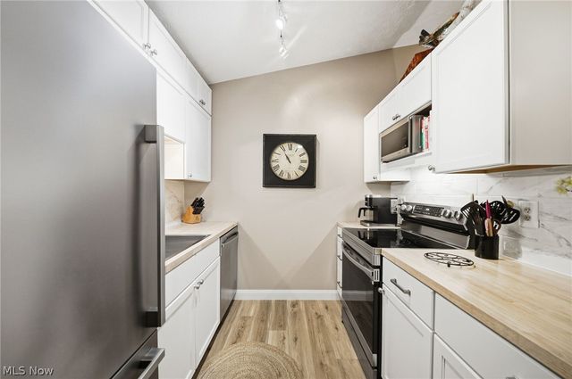 35375 Greenwich Avenue, North Ridgeville, OH 44039