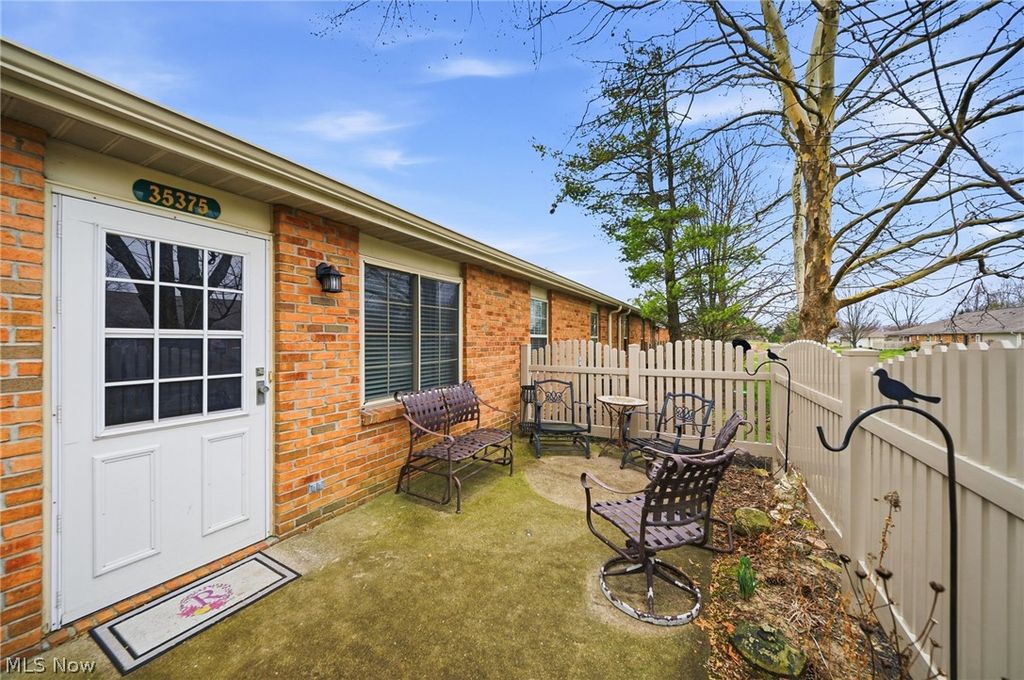 35375 Greenwich Avenue, North Ridgeville, OH 44039