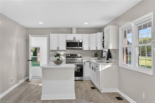 2914 Ardmore Street, Burlington, NC 27215