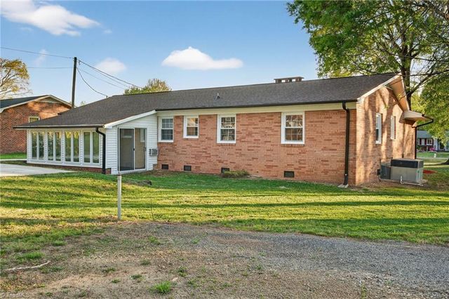 2914 Ardmore Street, Burlington, NC 27215