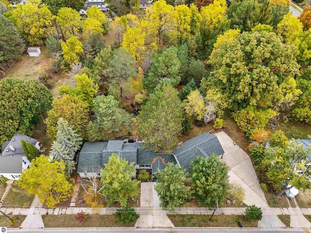 320 Marble Street, Cadillac, MI 49601