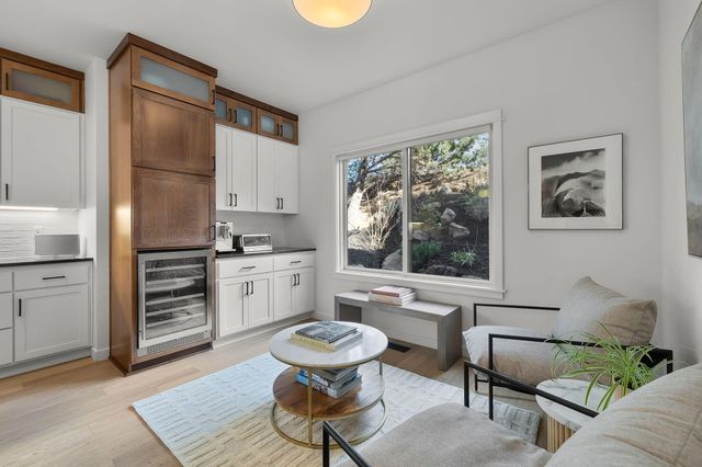 19056 NW Mount Shasta Drive, Bend, OR 97703