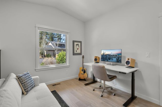 19056 NW Mount Shasta Drive, Bend, OR 97703