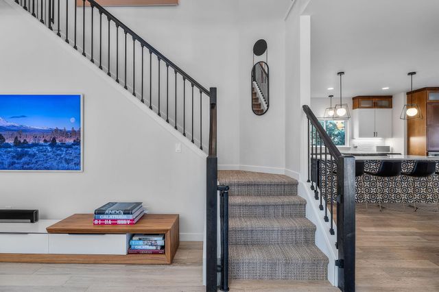 19056 NW Mount Shasta Drive, Bend, OR 97703