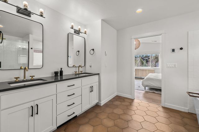 19056 NW Mount Shasta Drive, Bend, OR 97703