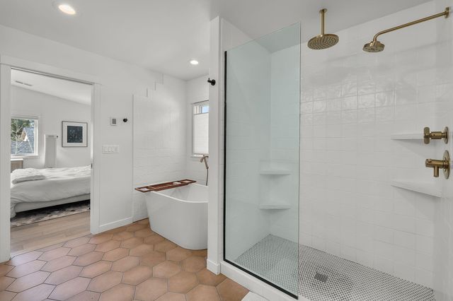 19056 NW Mount Shasta Drive, Bend, OR 97703