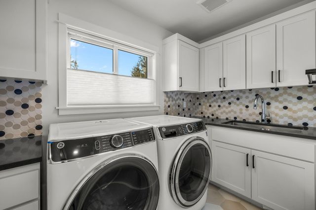 19056 NW Mount Shasta Drive, Bend, OR 97703