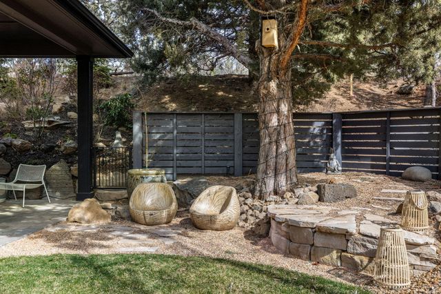 19056 NW Mount Shasta Drive, Bend, OR 97703