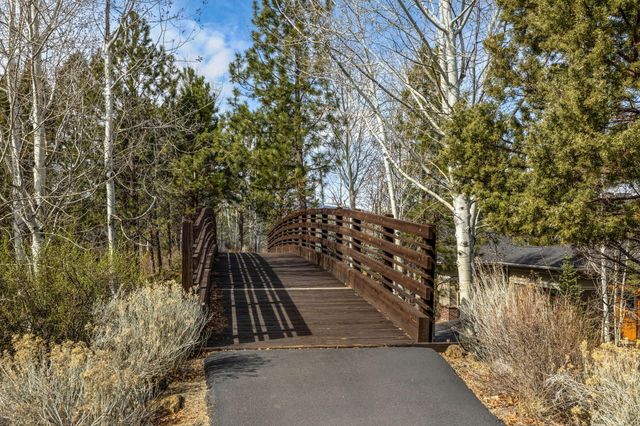 19056 NW Mount Shasta Drive, Bend, OR 97703