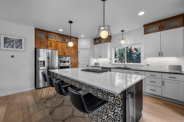 19056 NW Mount Shasta Drive, Bend, OR 97703