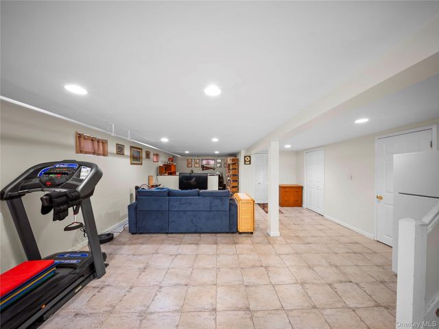 16407 27th Avenue, Flushing, NY 11354